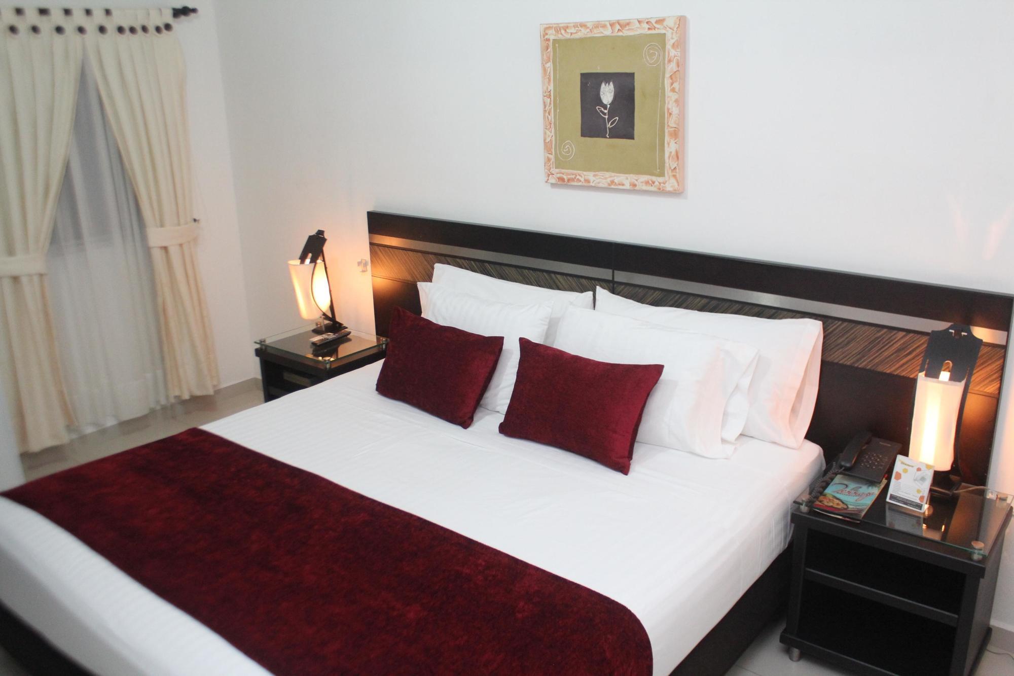 בוקארמנגה Hotel San Jose Plaza מראה חיצוני תמונה
