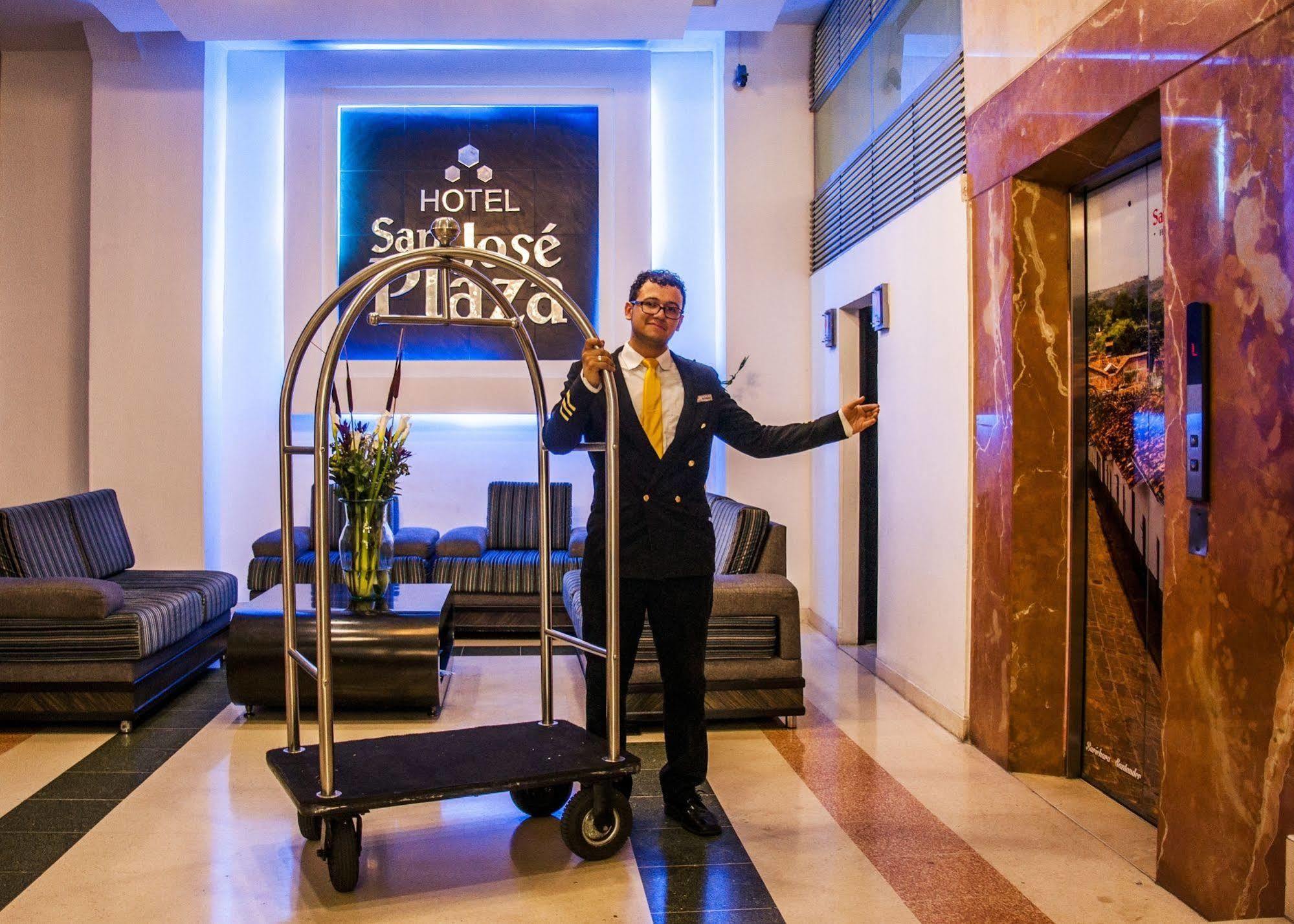 בוקארמנגה Hotel San Jose Plaza מראה חיצוני תמונה