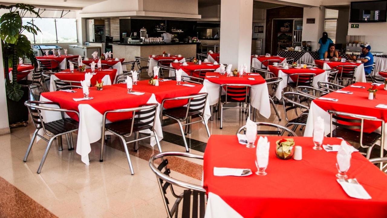 בוקארמנגה Hotel San Jose Plaza מראה חיצוני תמונה